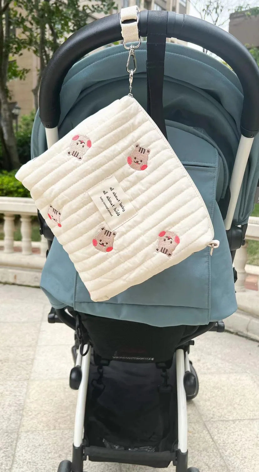 Sac Organisateur Élégant pour Poussette – Rangement Couches et Accessoires Bébé