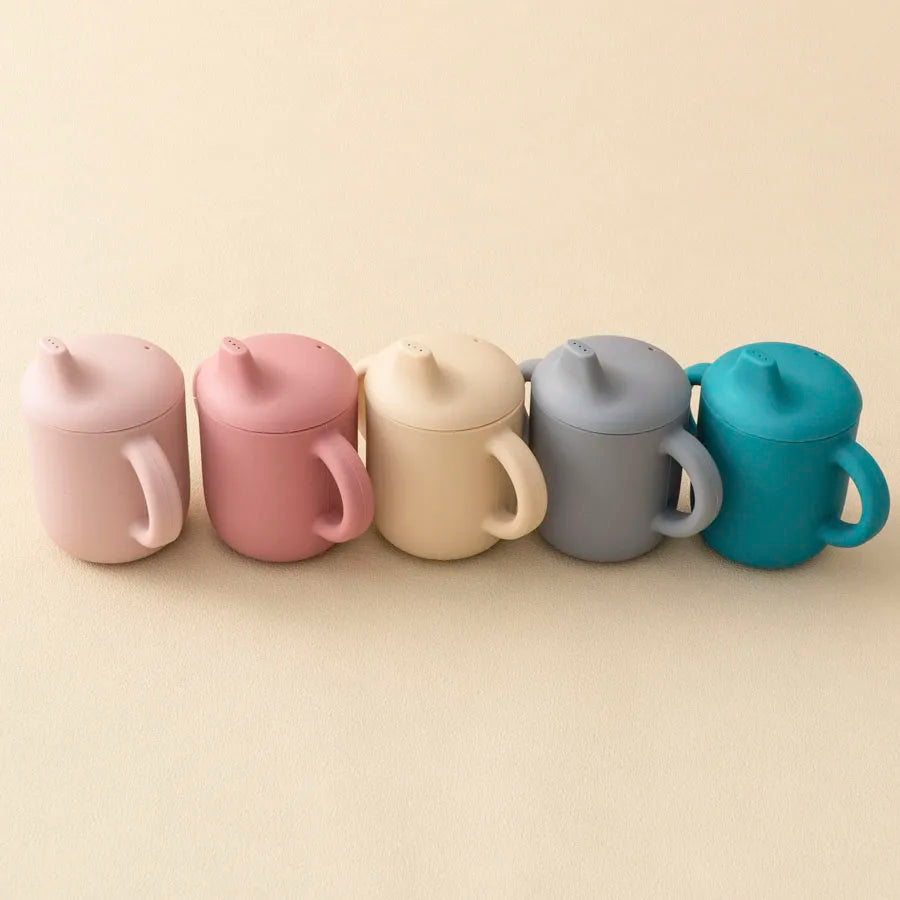 Tasse d’Apprentissage en Silicone – Premières Gorgées en Douceur